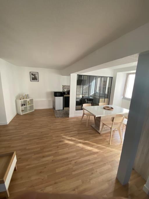 דול Appartement T2 Centre Ville מראה חיצוני תמונה